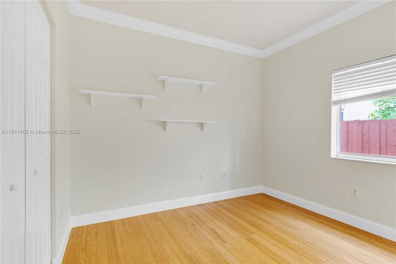 5334 Northwest 111th Court - Photo 7 of 28