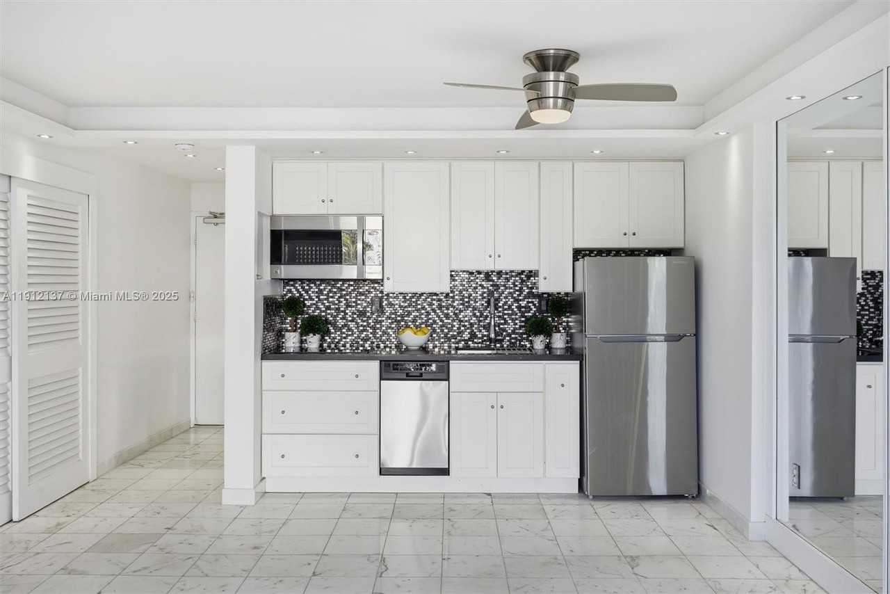 401 Ocean Drive #319 - Photo 5 of 50