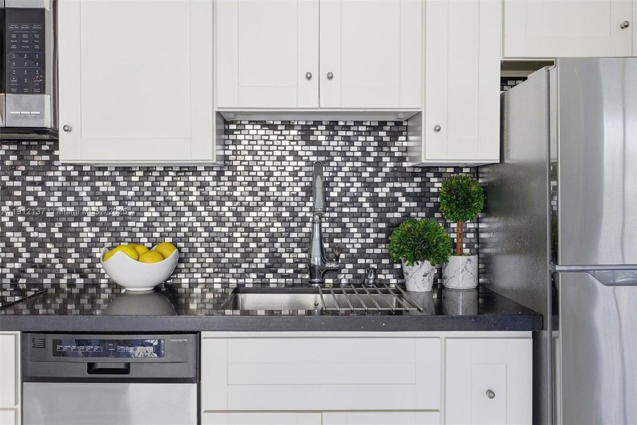 401 Ocean Drive #319 - Photo 6 of 50