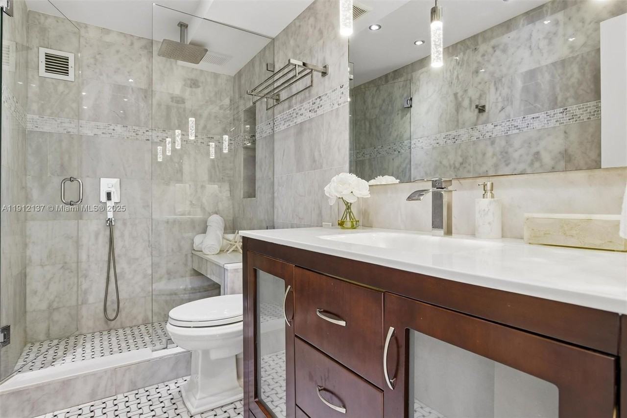 401 Ocean Drive #319 - Photo 7 of 50