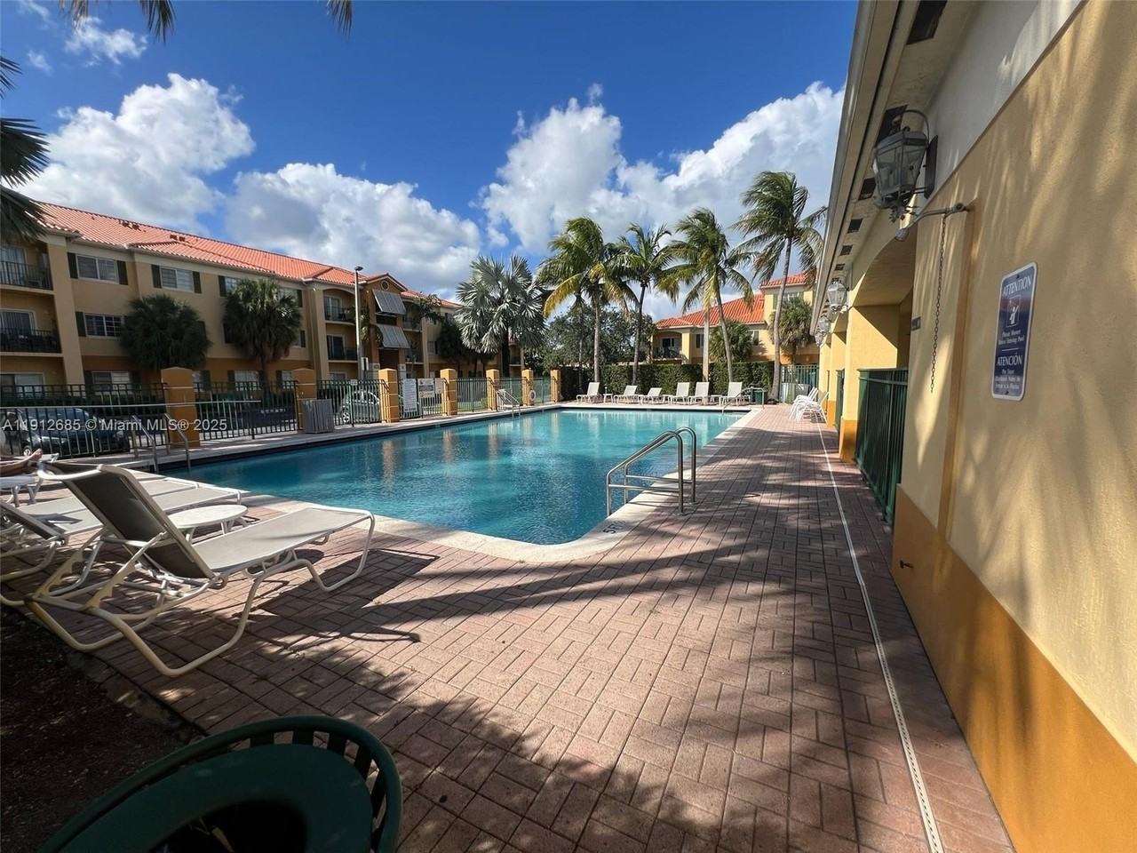 7340 Nw 114th Ave #204 - Photo 3 of 25