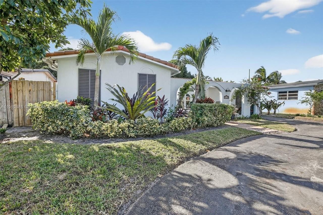 7920 Alhambra Blvd - Photo 2 of 38