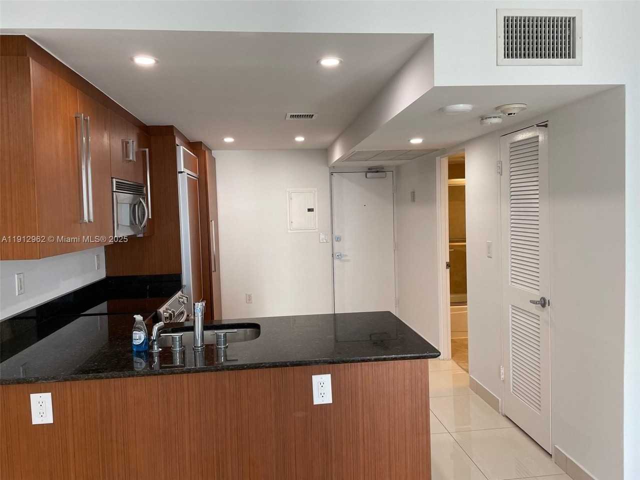 10275 Collins Ave #1201 - Photo 6 of 18