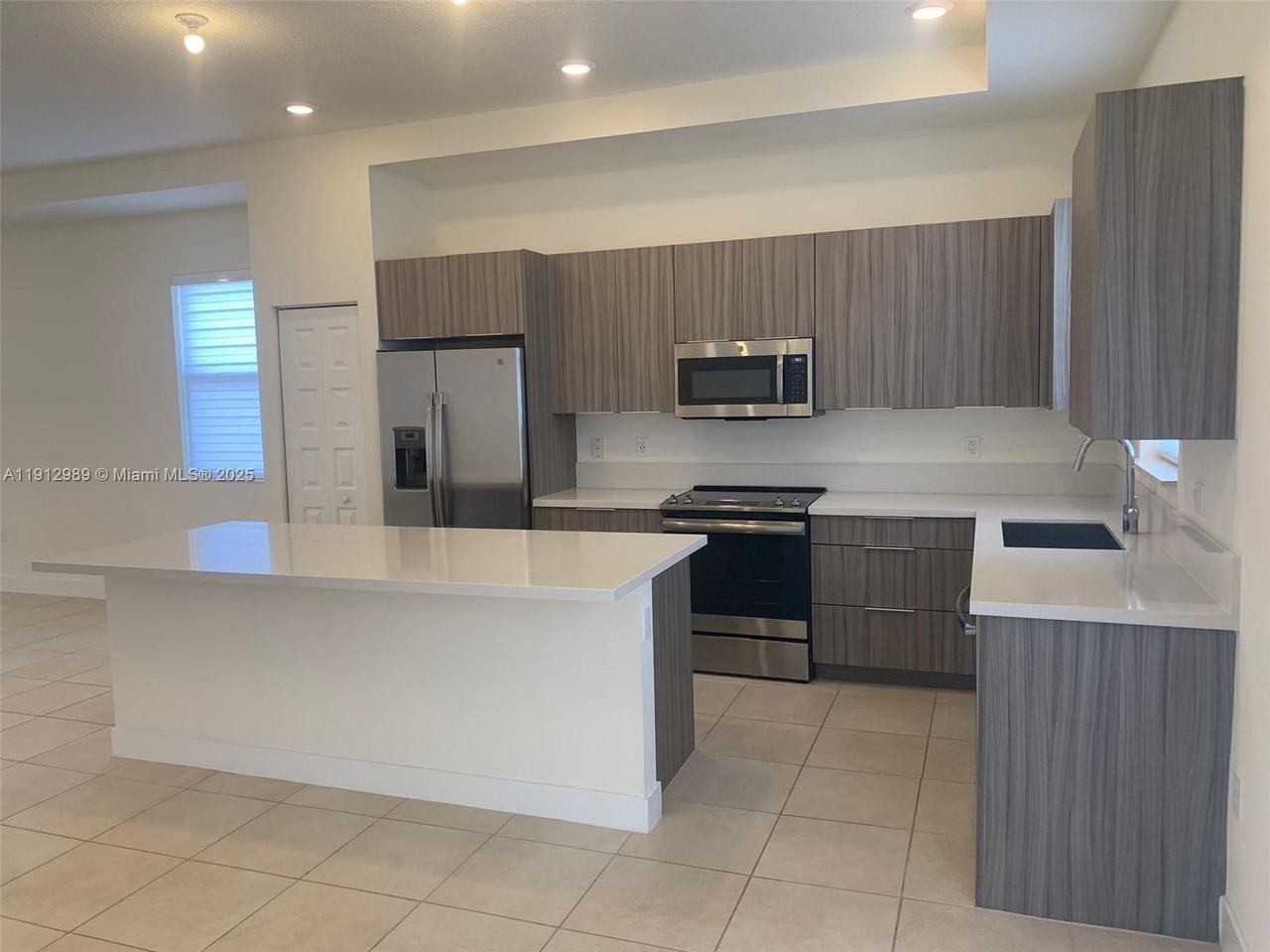 10443 Nw 82nd St #31 - Photo 4 of 15