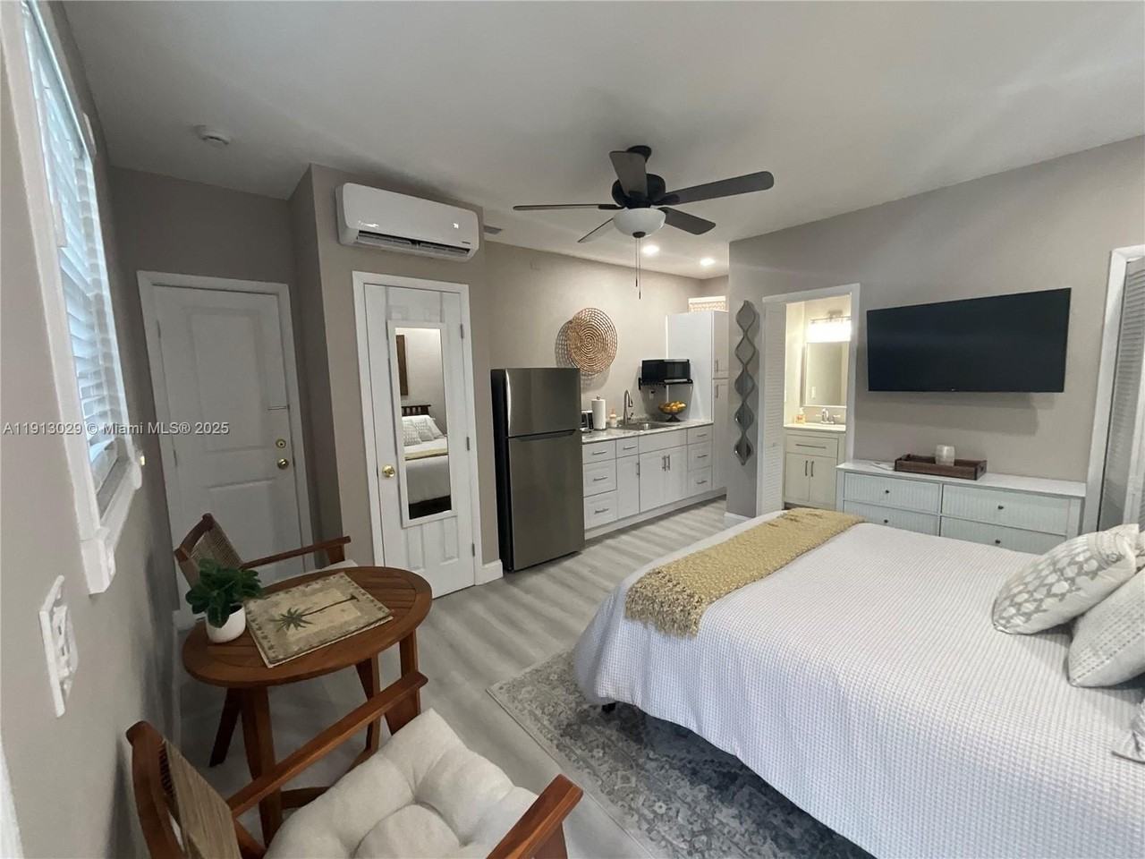 8638 Sw 50th St #1 - Photo 4 of 19