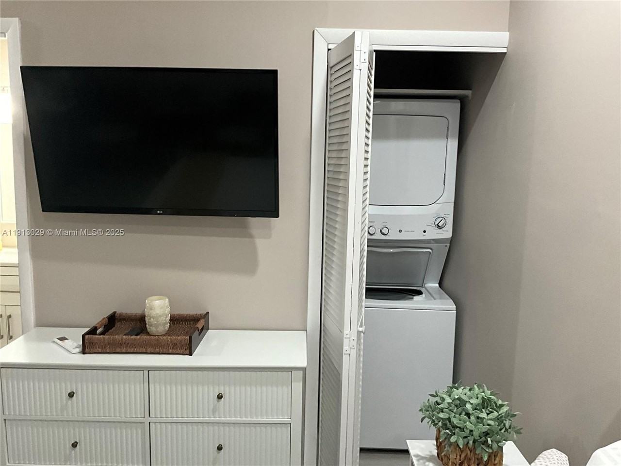 8638 Sw 50th St #1 - Photo 7 of 19