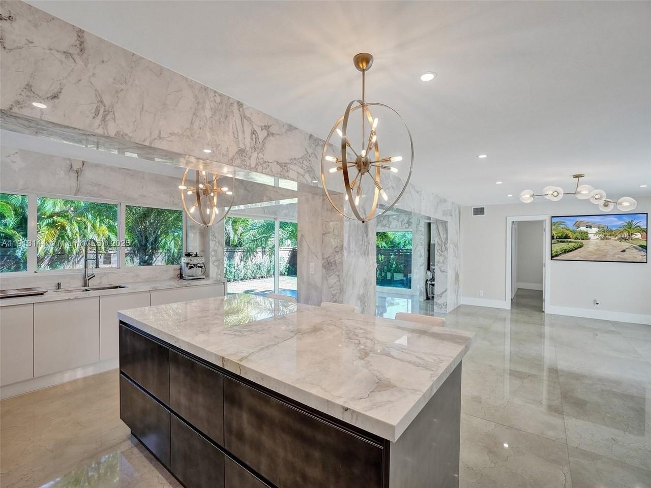 2421 Ne 7th Pl - Photo 2 of 48