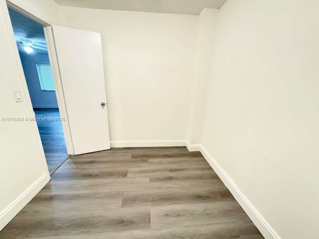 405 Se 23rd Ave #B - Photo 6 of 19