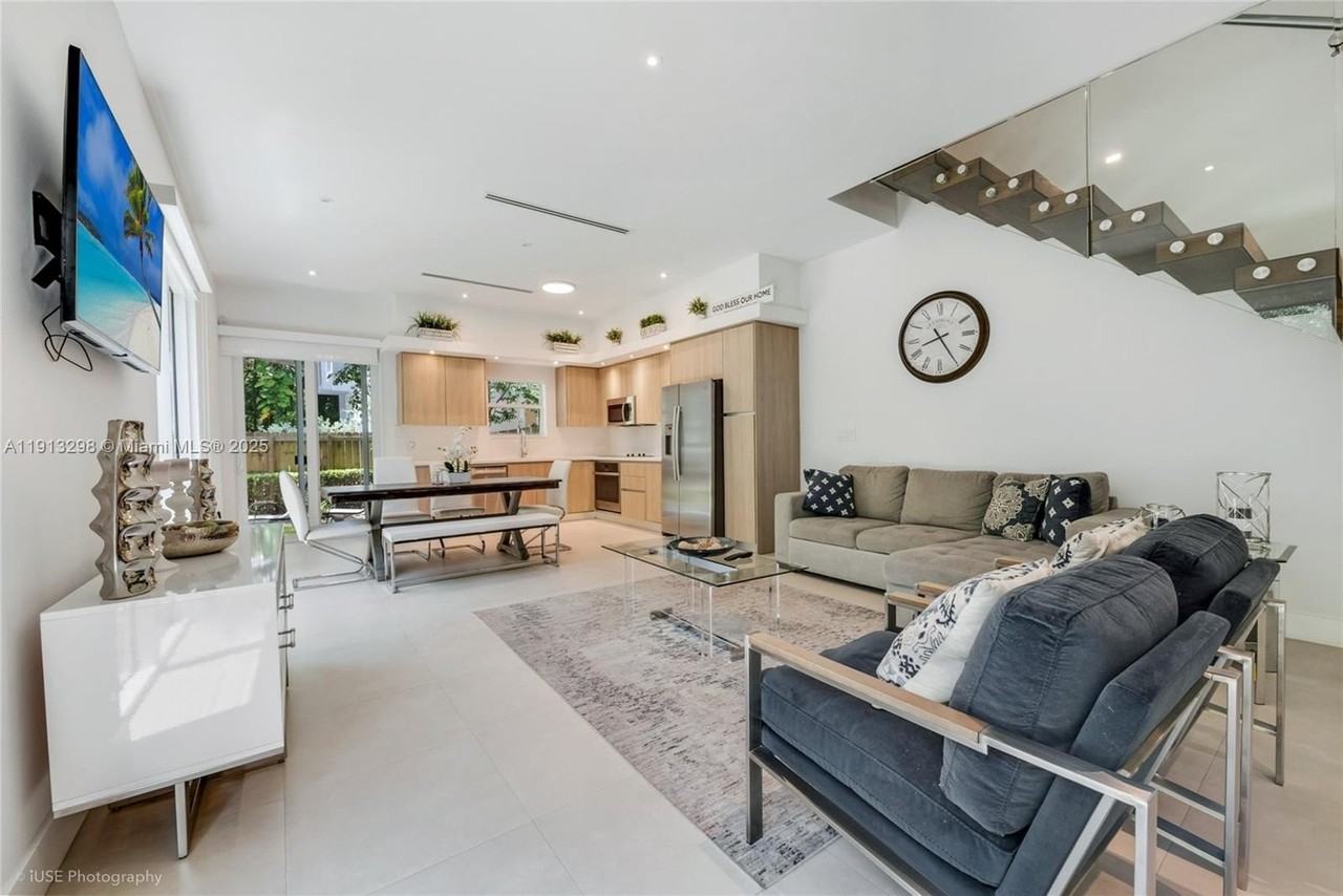 2868 Southwest 33rd Court #2868 - Photo 2 of 15