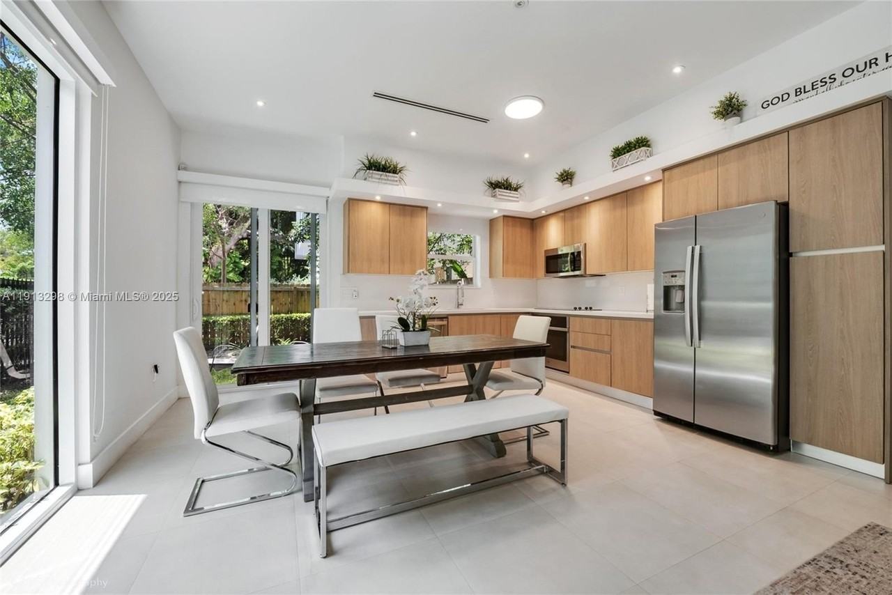 2868 Southwest 33rd Court #2868 - Photo 5 of 15