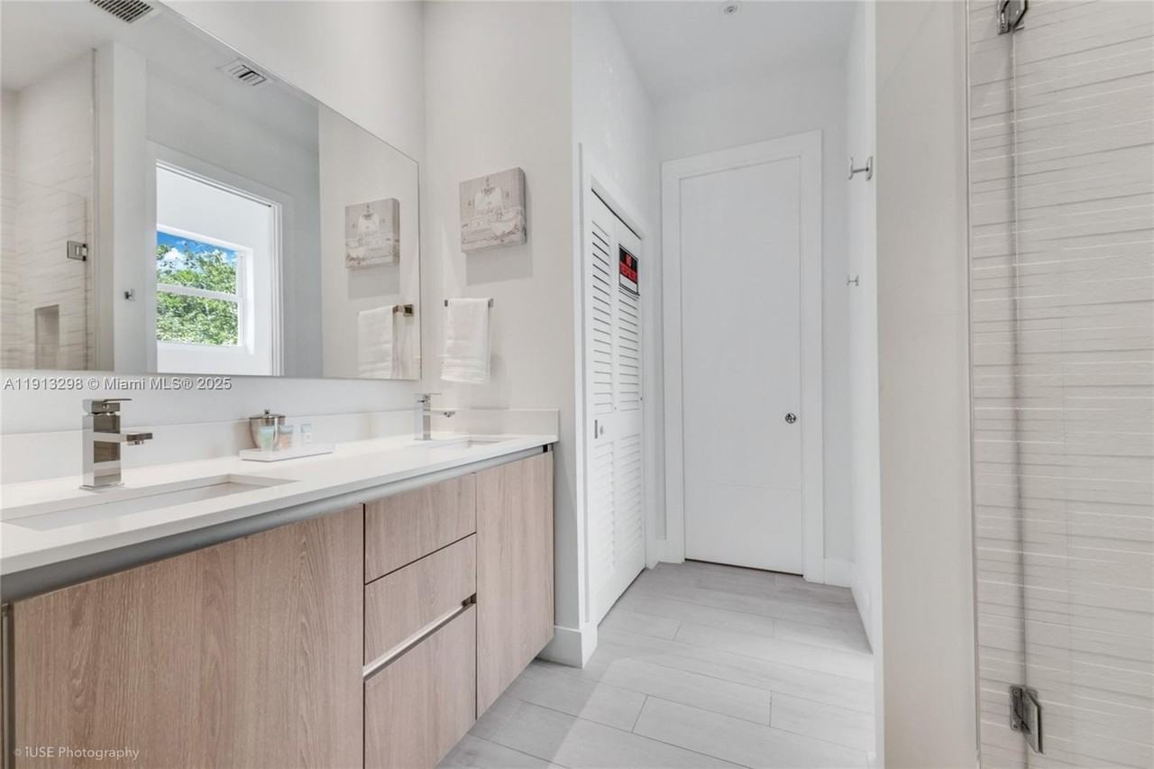 2868 Southwest 33rd Court #2868 - Photo 7 of 15