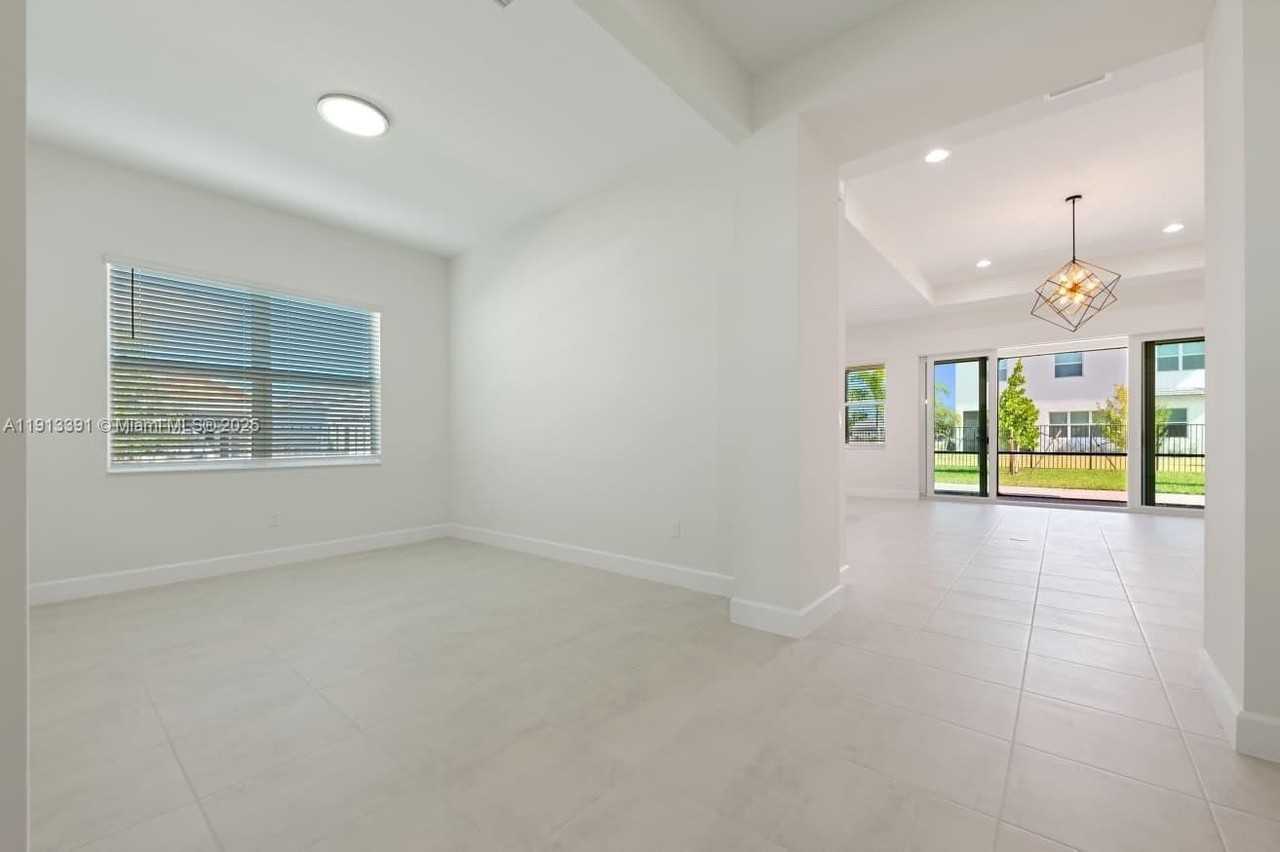 5786 5786 Aleppo Pine Pl - Photo 2 of 30