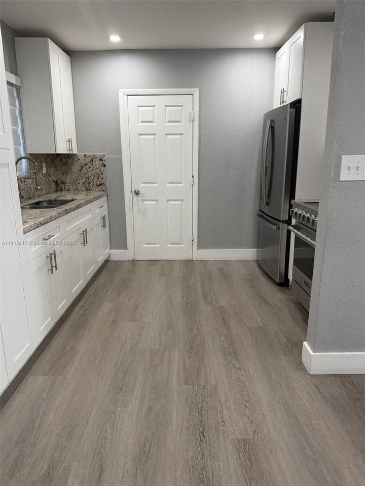 3098 Nw 20th Ct #0 - Photo 4 of 18