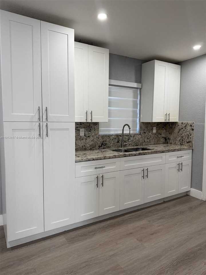 3098 Nw 20th Ct #0 - Photo 5 of 18