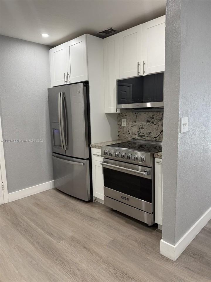 3098 Nw 20th Ct #0 - Photo 6 of 18