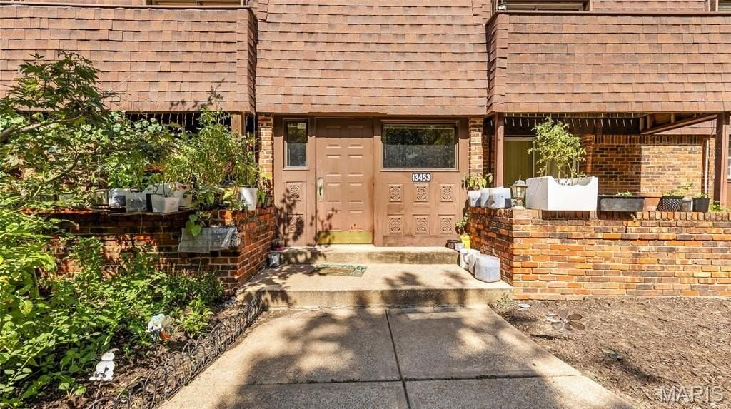 13453 Coliseum Dr #E - Photo 3 of 21