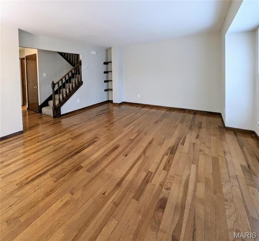 263 Spencer Pl - Photo 3 of 18