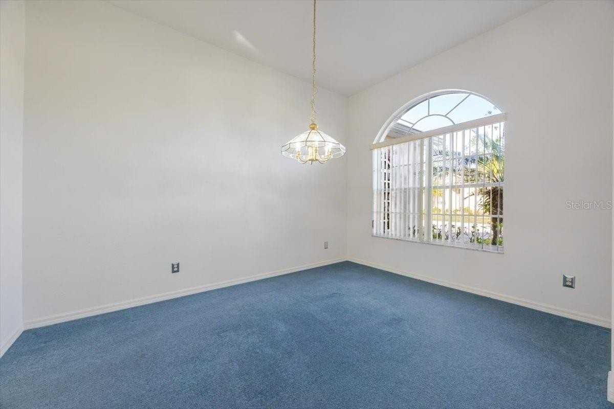 429 Belfry Dr - Photo 6 of 36