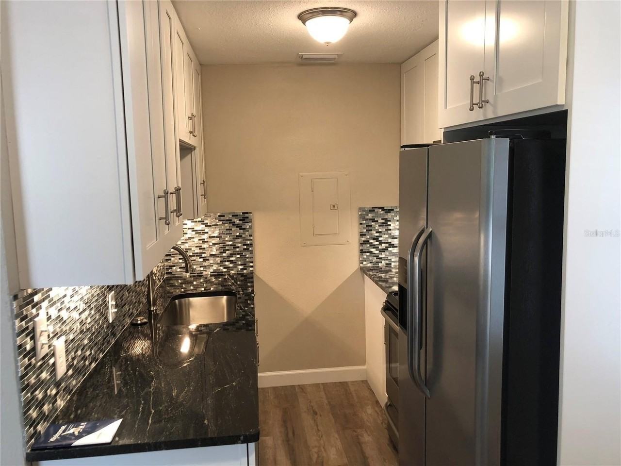 520 70th St N #4 - Photo 4 of 17