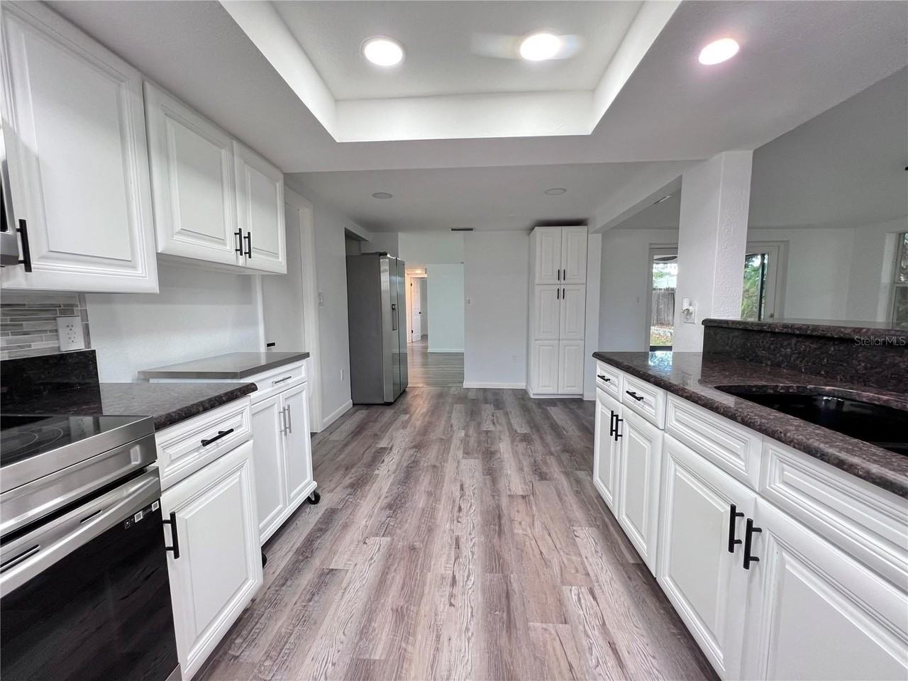 5703 Andrea Dr - Photo 6 of 27