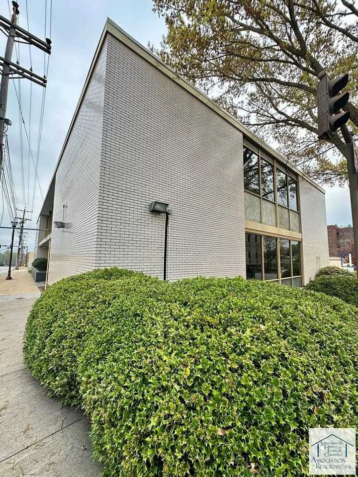 8 Lester St - Photo 2 of 50