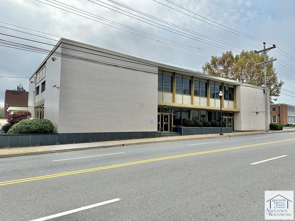 8 Lester St - Photo 4 of 50