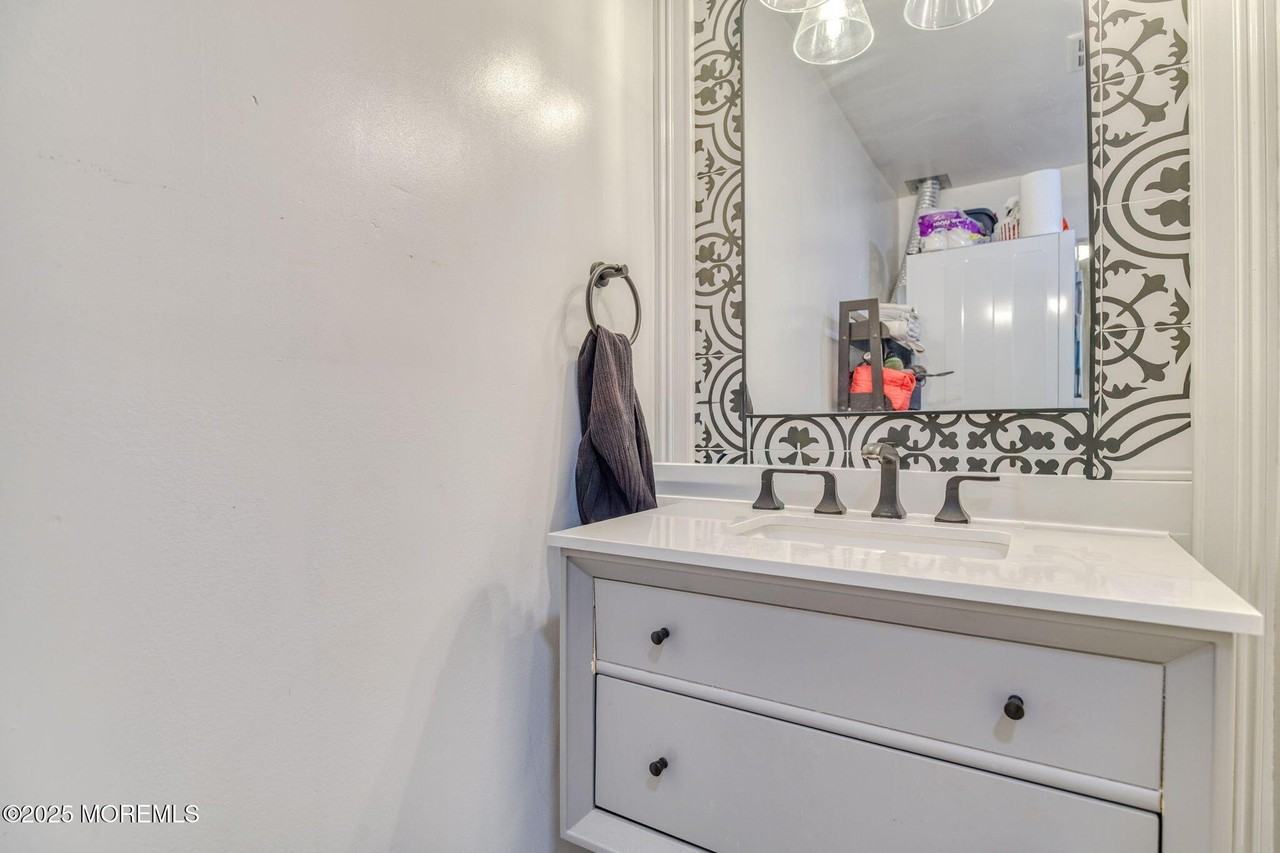 308 7th Ave Apt 5 #5 - Photo 6 of 11