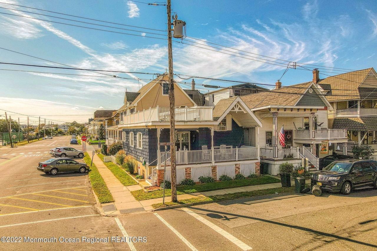 42 Abbott Ave - Photo 2 of 25