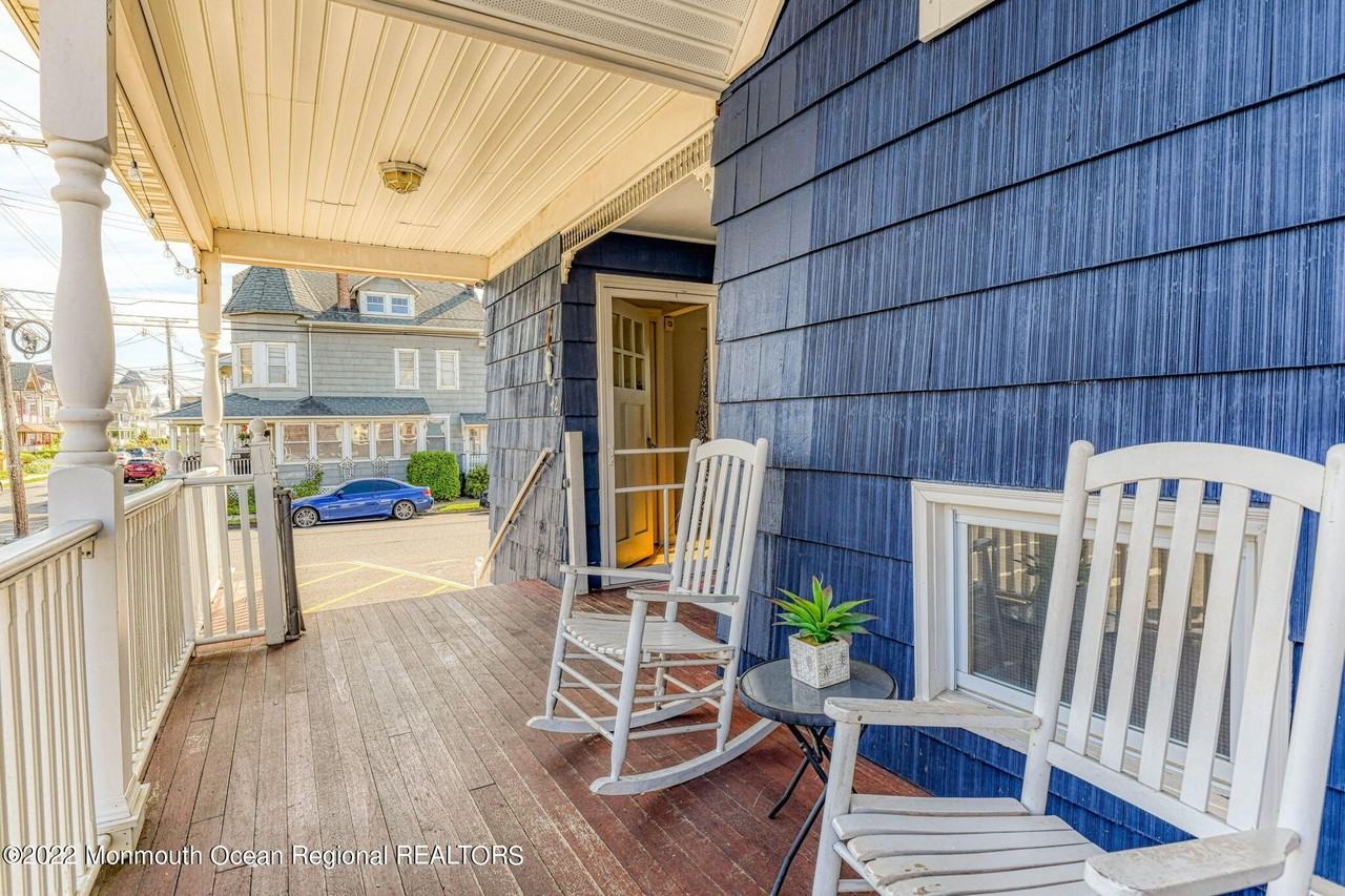 42 Abbott Ave - Photo 4 of 25