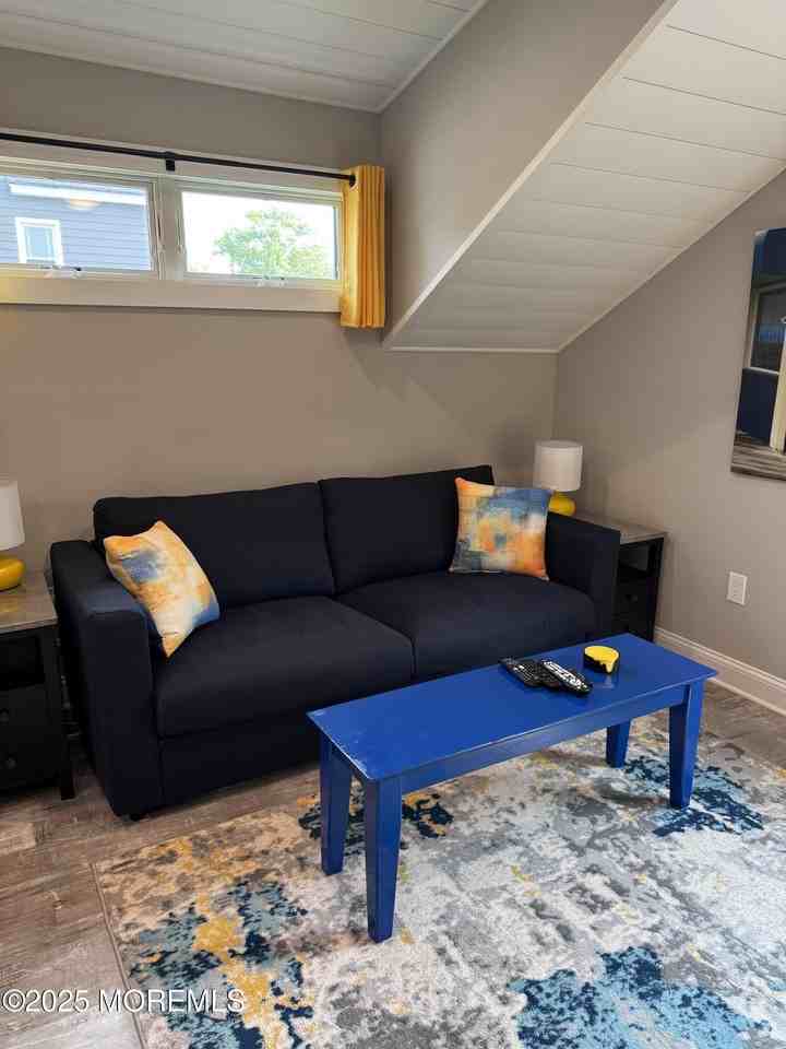 1209 Langford St - Photo 4 of 7