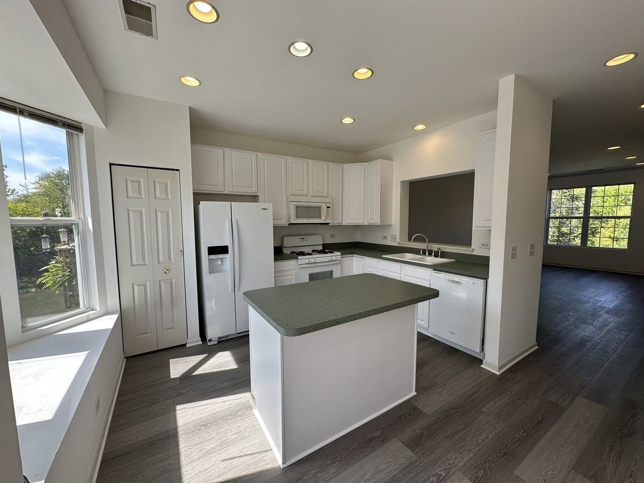 31782 Pineview Boulevard - Photo 4 of 19