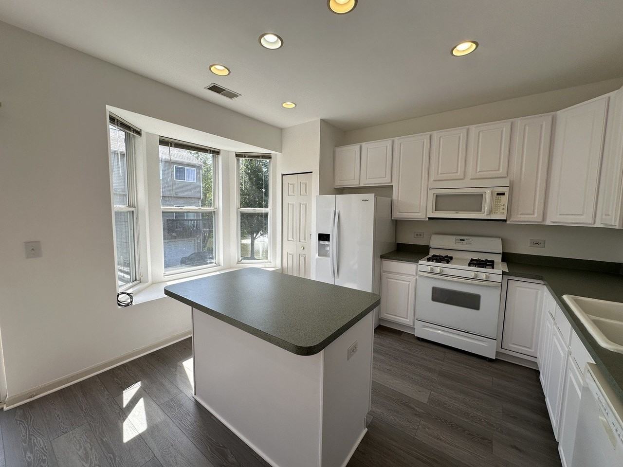 31782 Pineview Boulevard - Photo 5 of 19