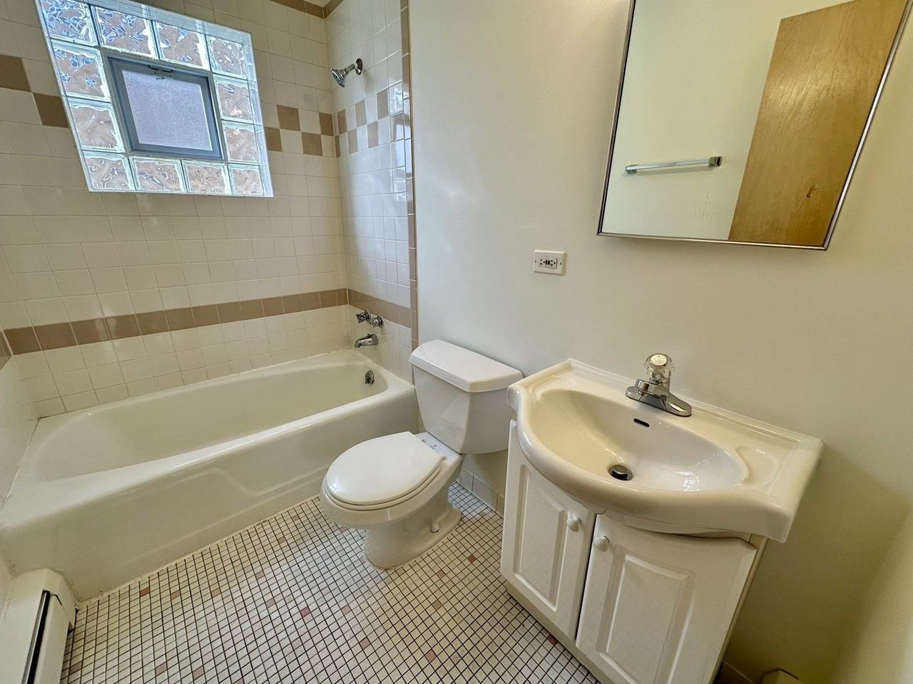 7845 W Lawrence Ave #11 - Photo 5 of 10