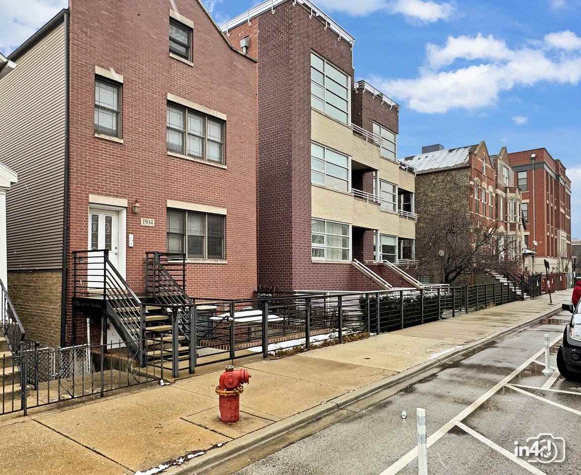 1504 W Augusta Blvd #1 - Photo 2 of 22