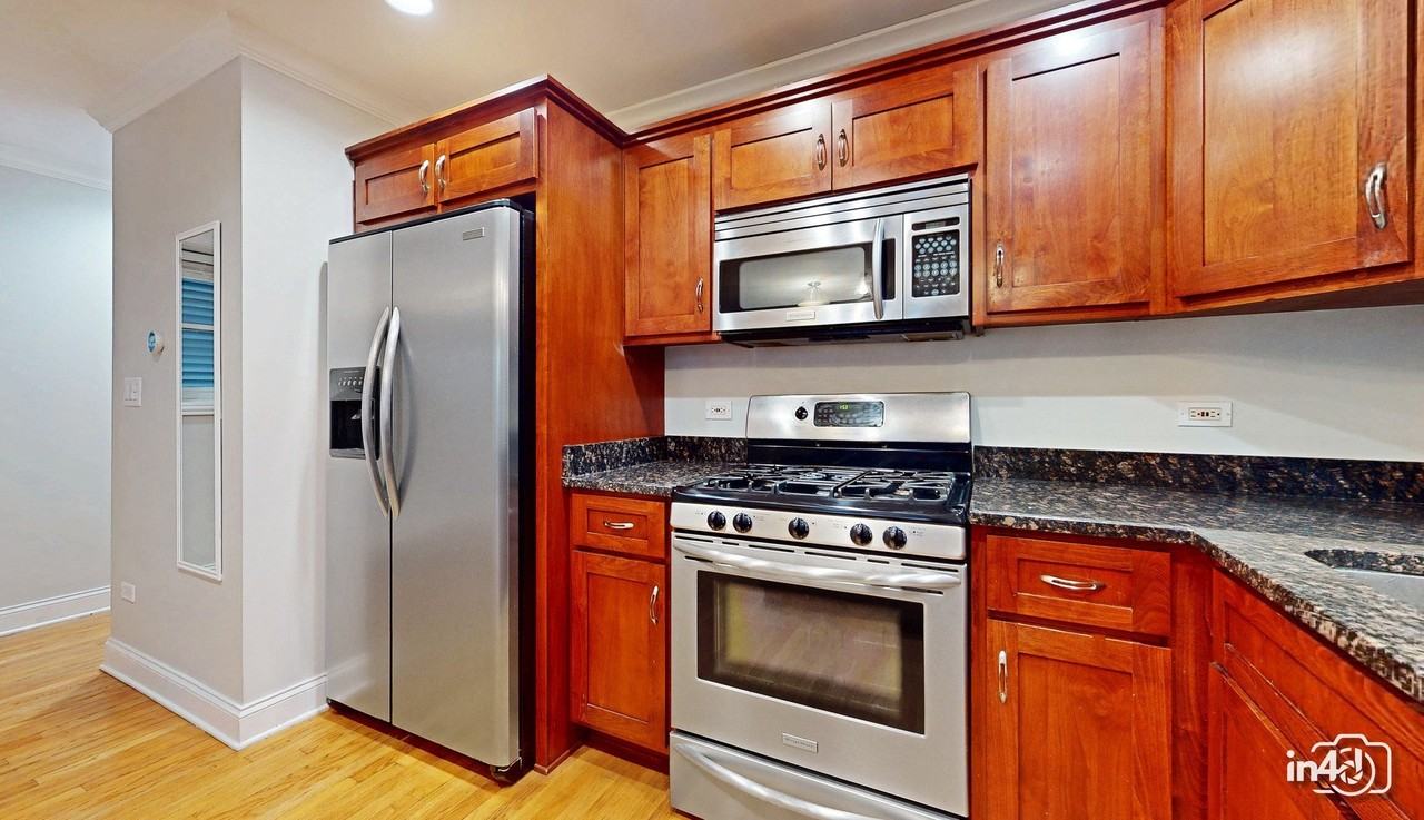 1504 W Augusta Blvd #1 - Photo 4 of 22