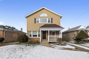 7432 W Ainslie St - Photo 1 of 1