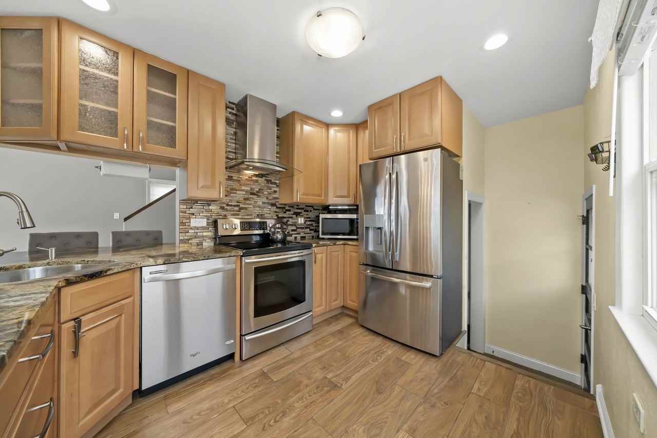 7432 Ainslie Street - Photo 6 of 39