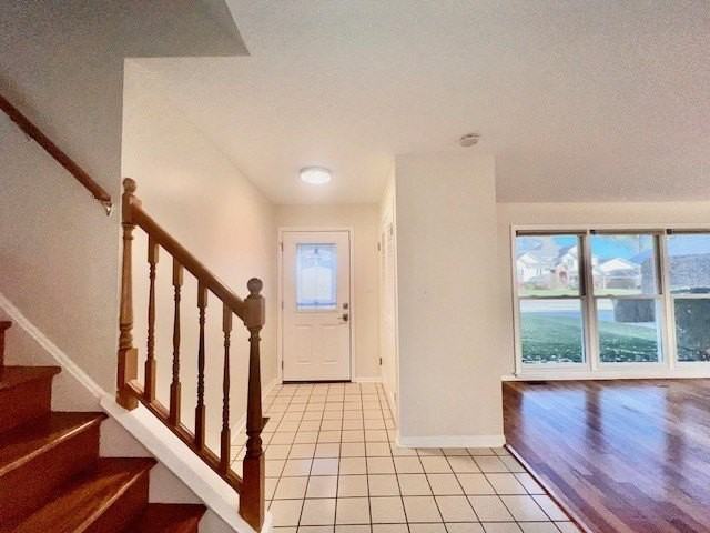 2112 N Kennicott Dr - Photo 2 of 19