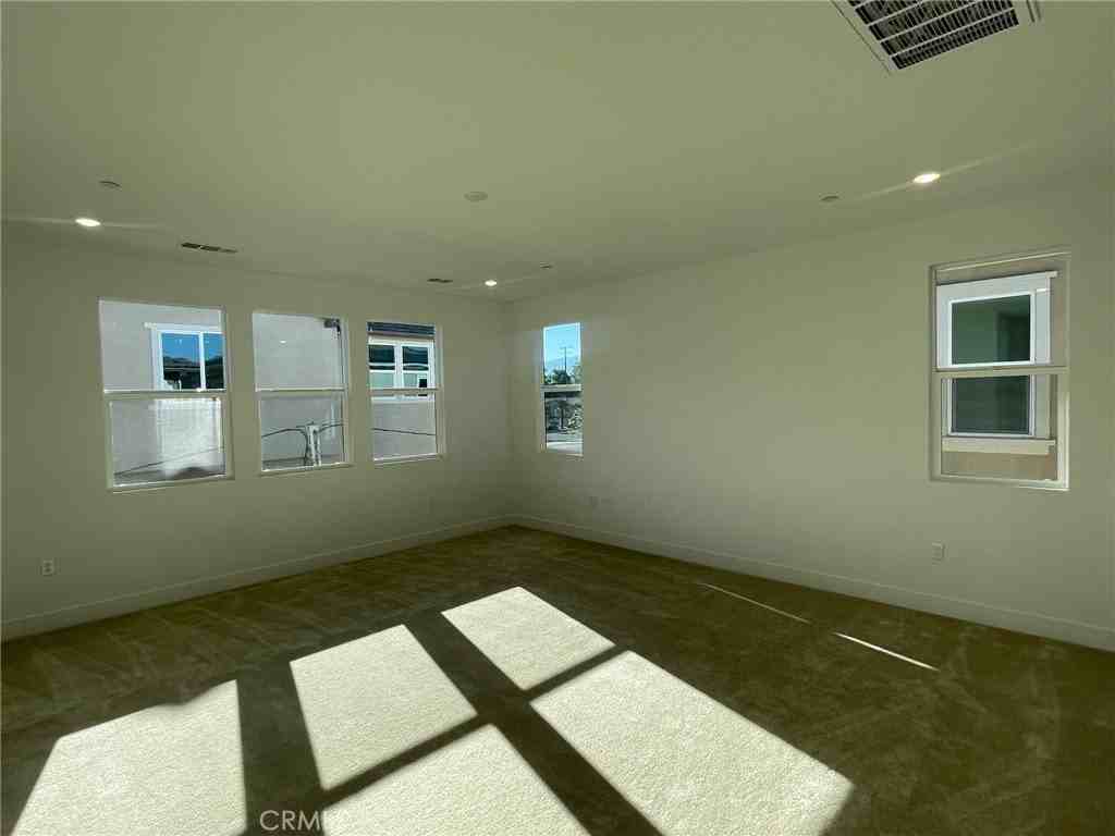 1184 1184 Silver wood Way - Photo 5 of 16