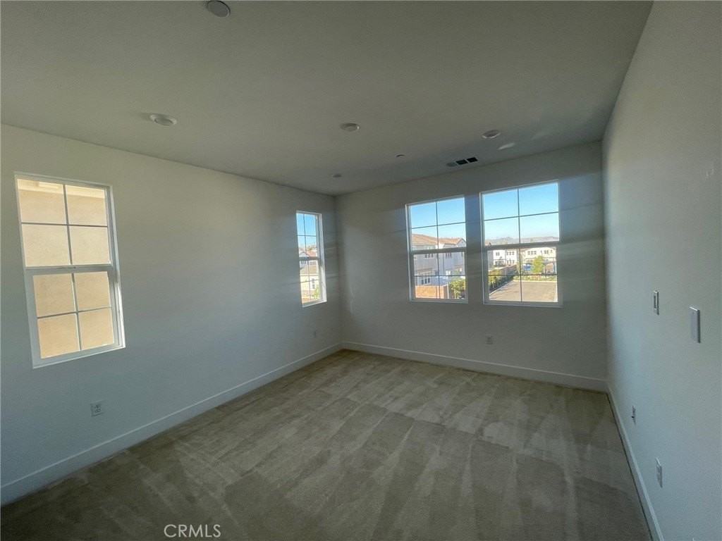 1184 1184 Silver wood Way - Photo 7 of 16