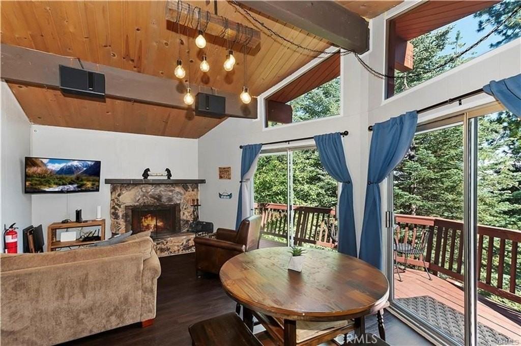 28393 Larchmont Ln - Photo 3 of 25