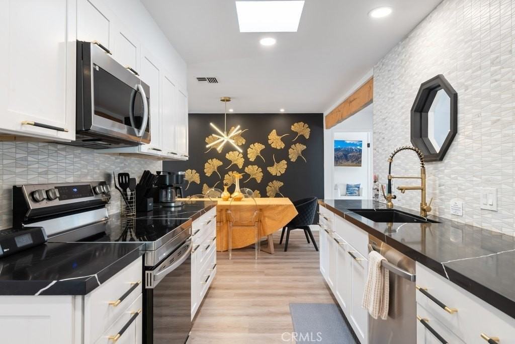 1980 East Rochelle Road - Photo 6 of 50