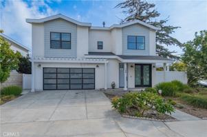 featured image of 146 E 18th St