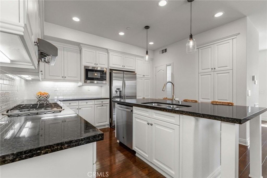 20292 Estuary Ln - Photo 5 of 25