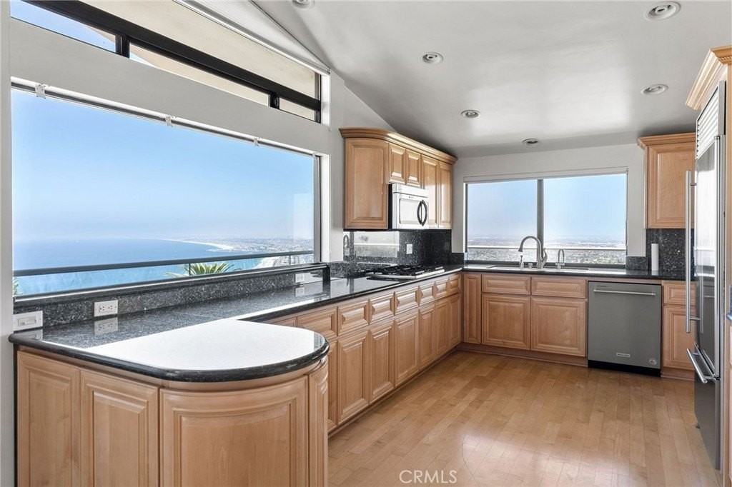 972 Via Rincon - Photo 7 of 37