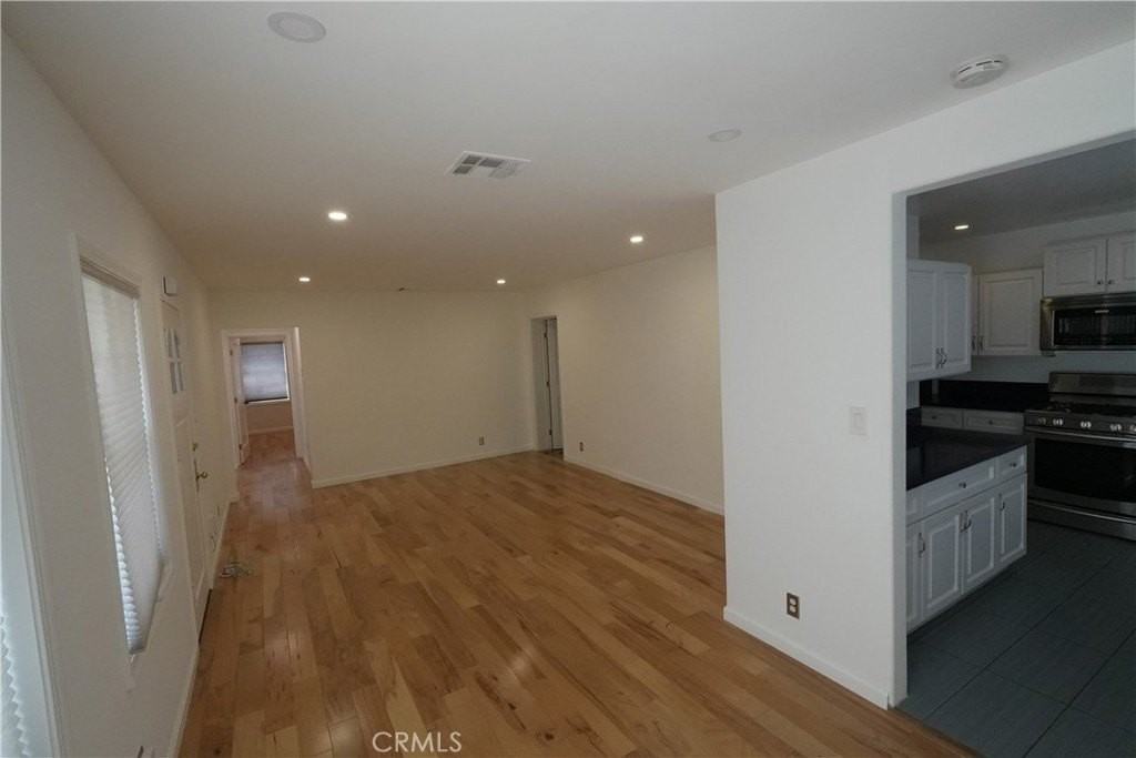 19103 Erwin St - Photo 2 of 11