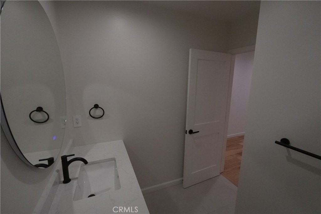 19103 Erwin St - Photo 7 of 11