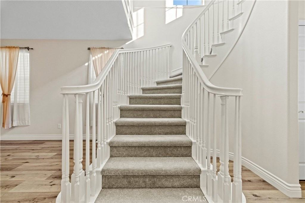 28355 Stansfield Ln - Photo 5 of 50