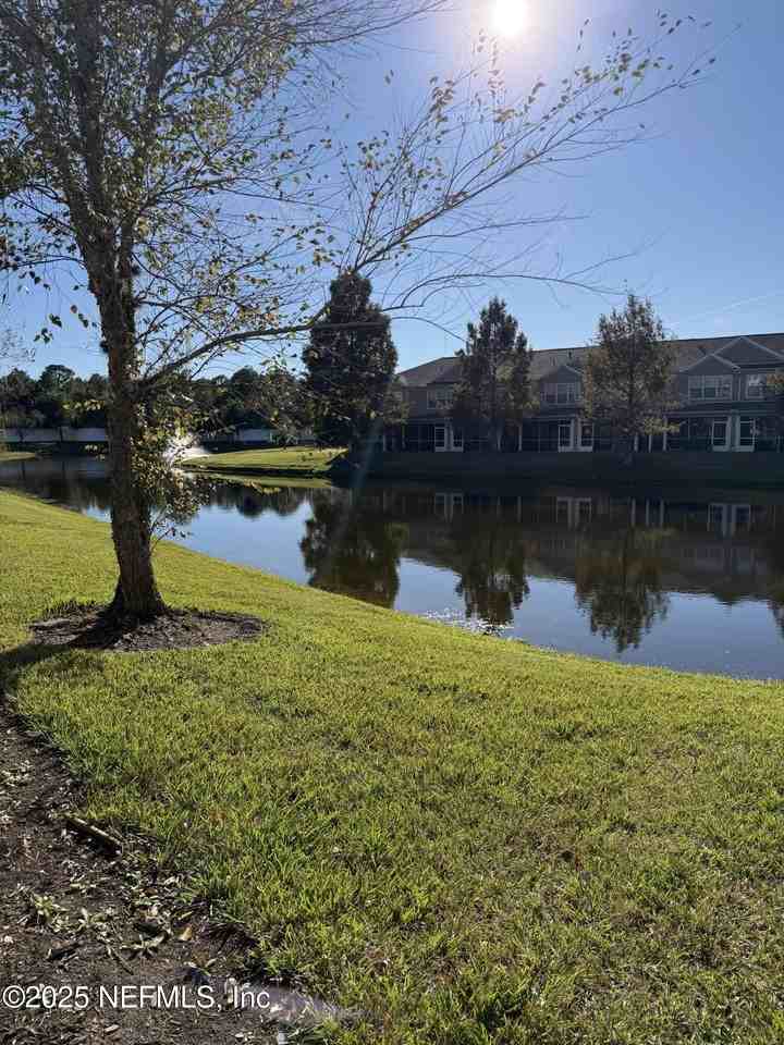 4210 Highwood Drive - Photo 5 of 26