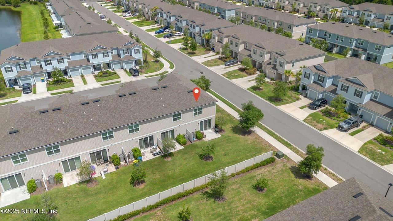 13106 Annies Walk Dr - Photo 2 of 30